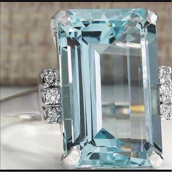 Silver cubic zirconia - Picture 1 of 6